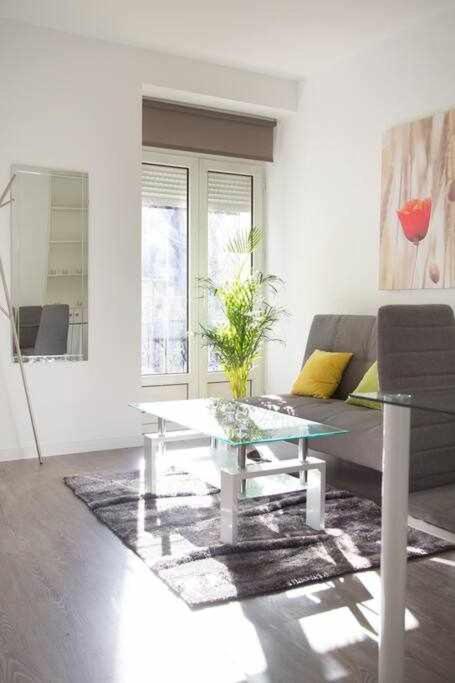 Comodo Y Agradable Estudio En Madrid Centro A2 Kültér fotó